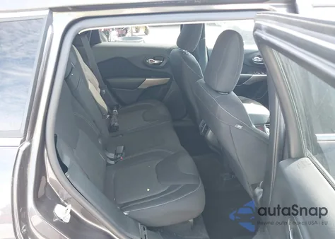 2017 Jeep Cherokee Latitude 4X4 z USA, uszkodzony, nr VIN 1C4PJMCS1HW655874